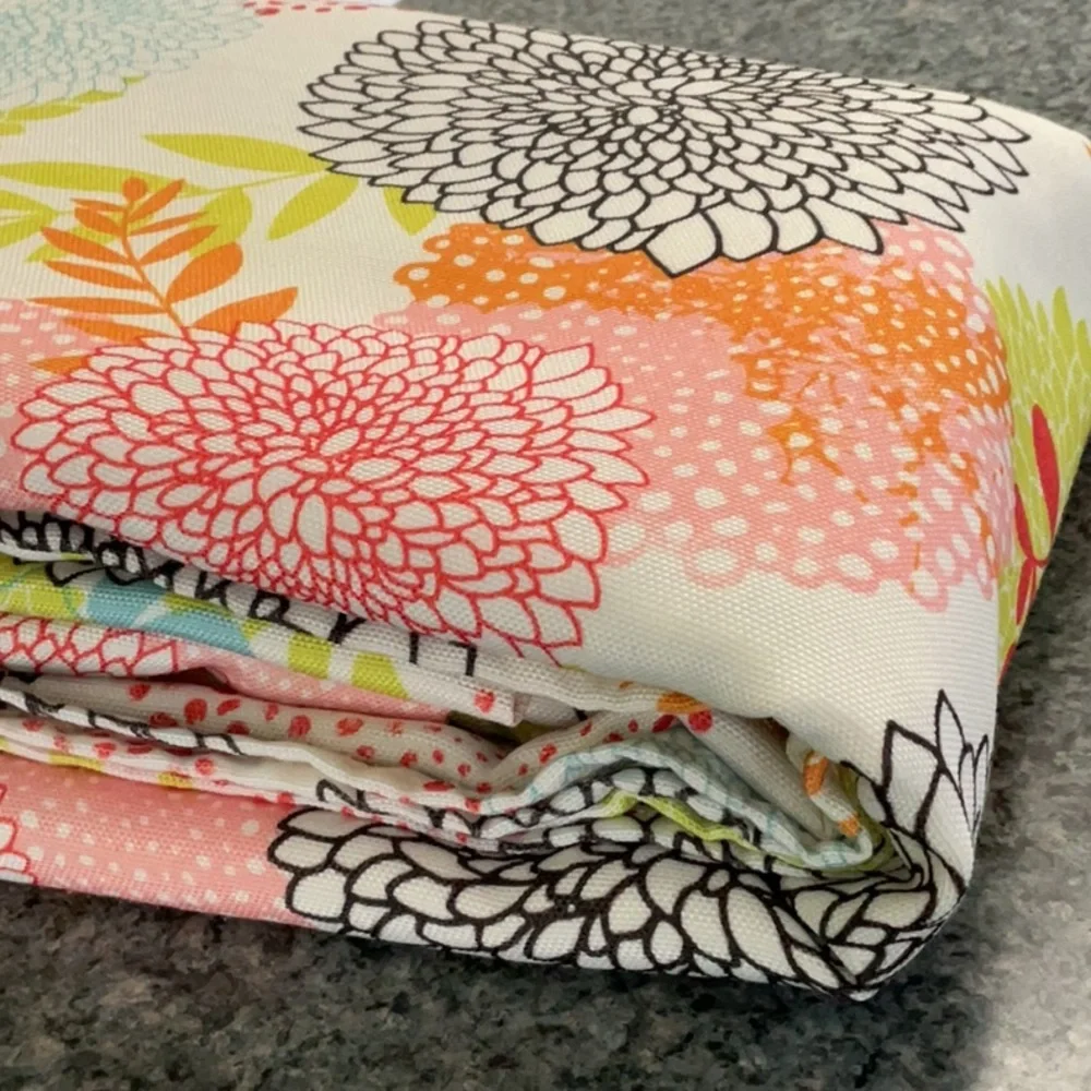 Cynthia Rowley tablecloth. 60 X 120”